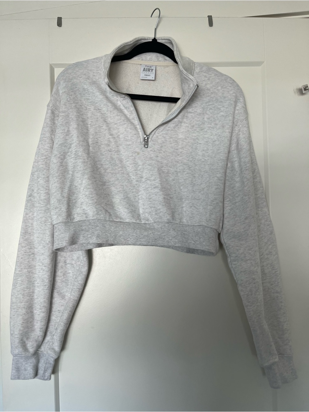 Aritzia TNA 1/2 zip Crop Sweater